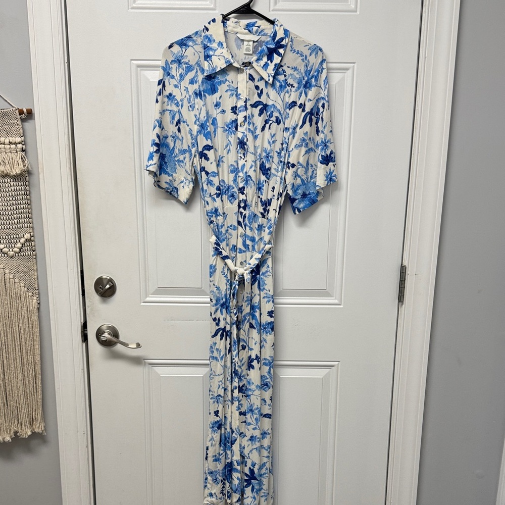 H&M Blue and White Floral Maxi Dress